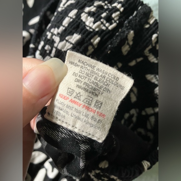 Lucy & Yak Black and White Floral Print Kia Trousers - Picture 7 of 8